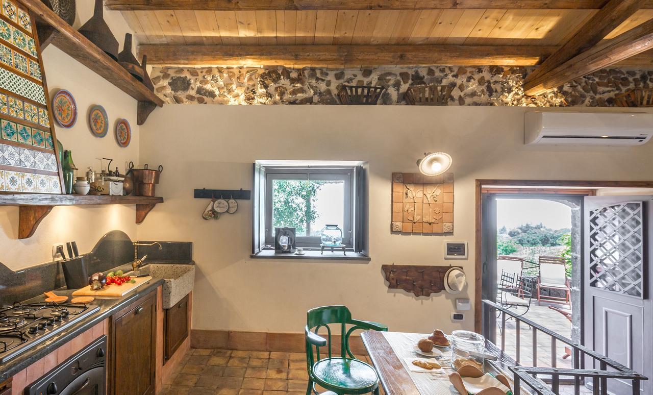 Il Palmento Dell'Etna Villa เตรคาสตาญิ ภายนอก รูปภาพ