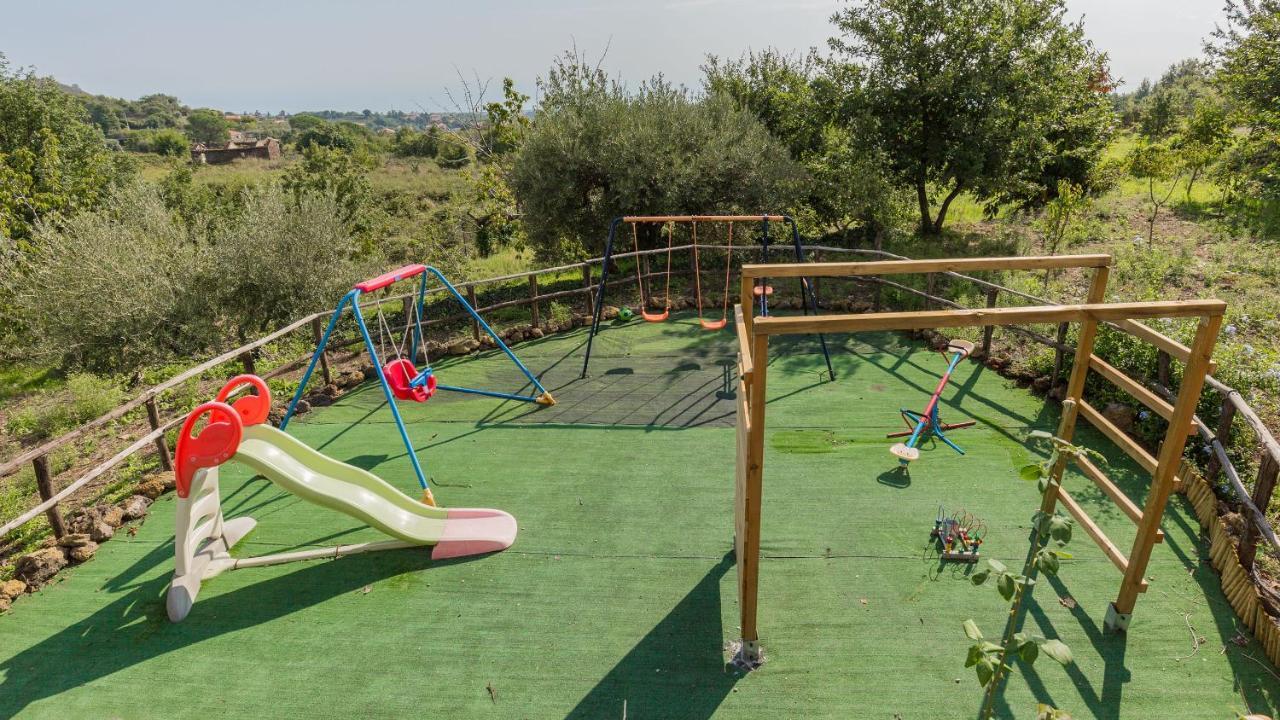 Il Palmento Dell'Etna Villa เตรคาสตาญิ ภายนอก รูปภาพ